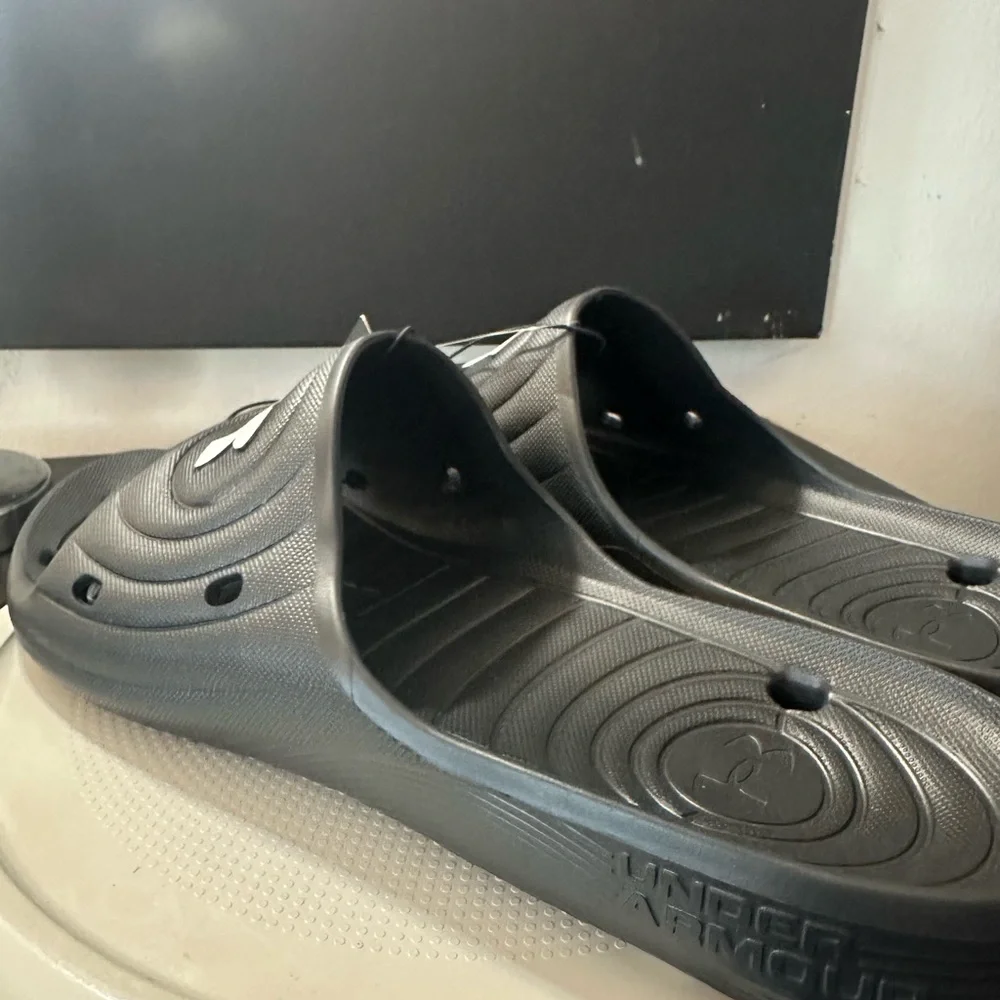 🆕Under Armour Locker IV Slides